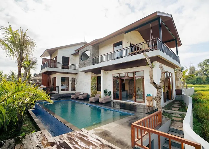 Kari Senja Luxury Villa