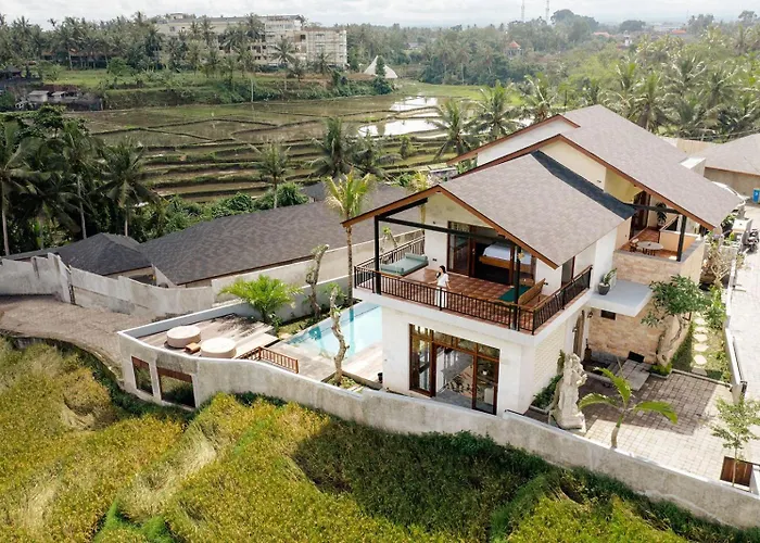 Kari Senja Luxury Villa